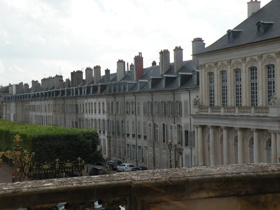  alignement de façades, pl. de la Carrière